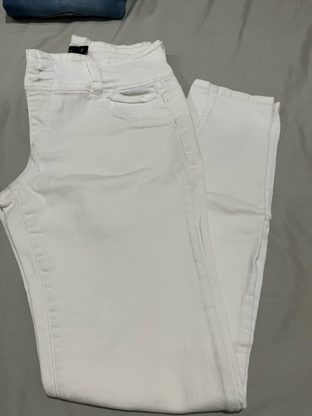 Cello White Skinny Jeans Size 7 – High Rise – Stretch – Back Pockets Only